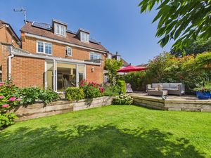 REAR ASPECT & GARDEN- click for photo gallery